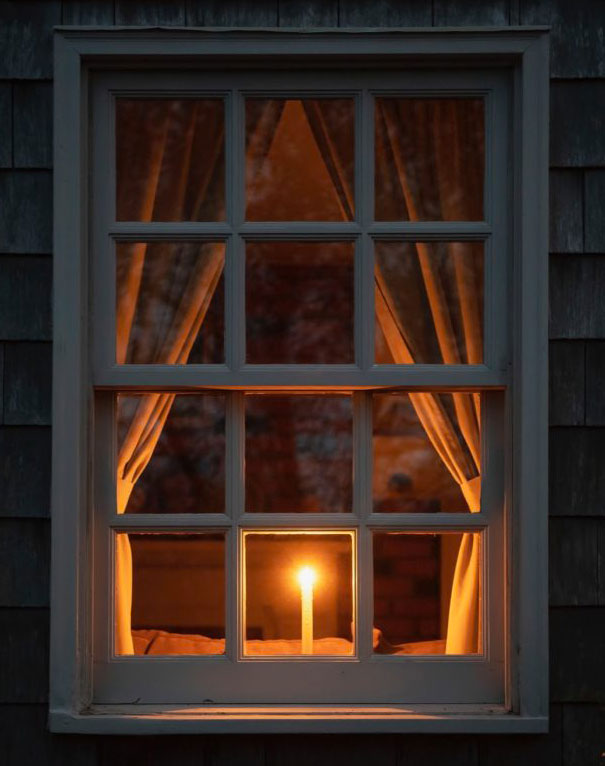 Leaving a lit candle in the windows of the homes of soldiers who are deployed has a long, rich history